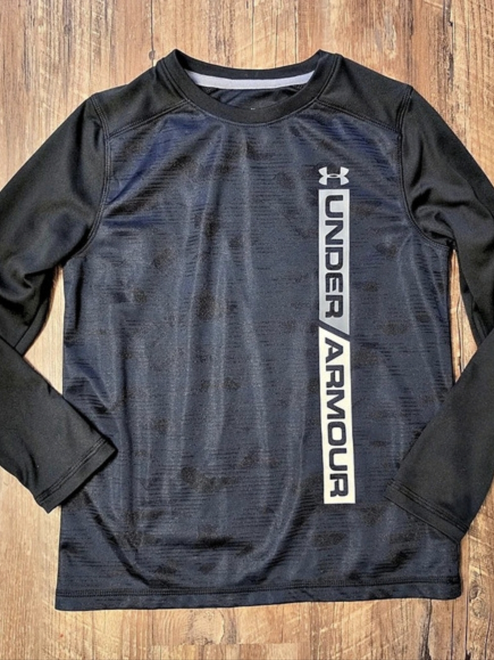 Under Armour Boys Youth Small YSM HeatGear Long Sleeve Shirt Black Graphic